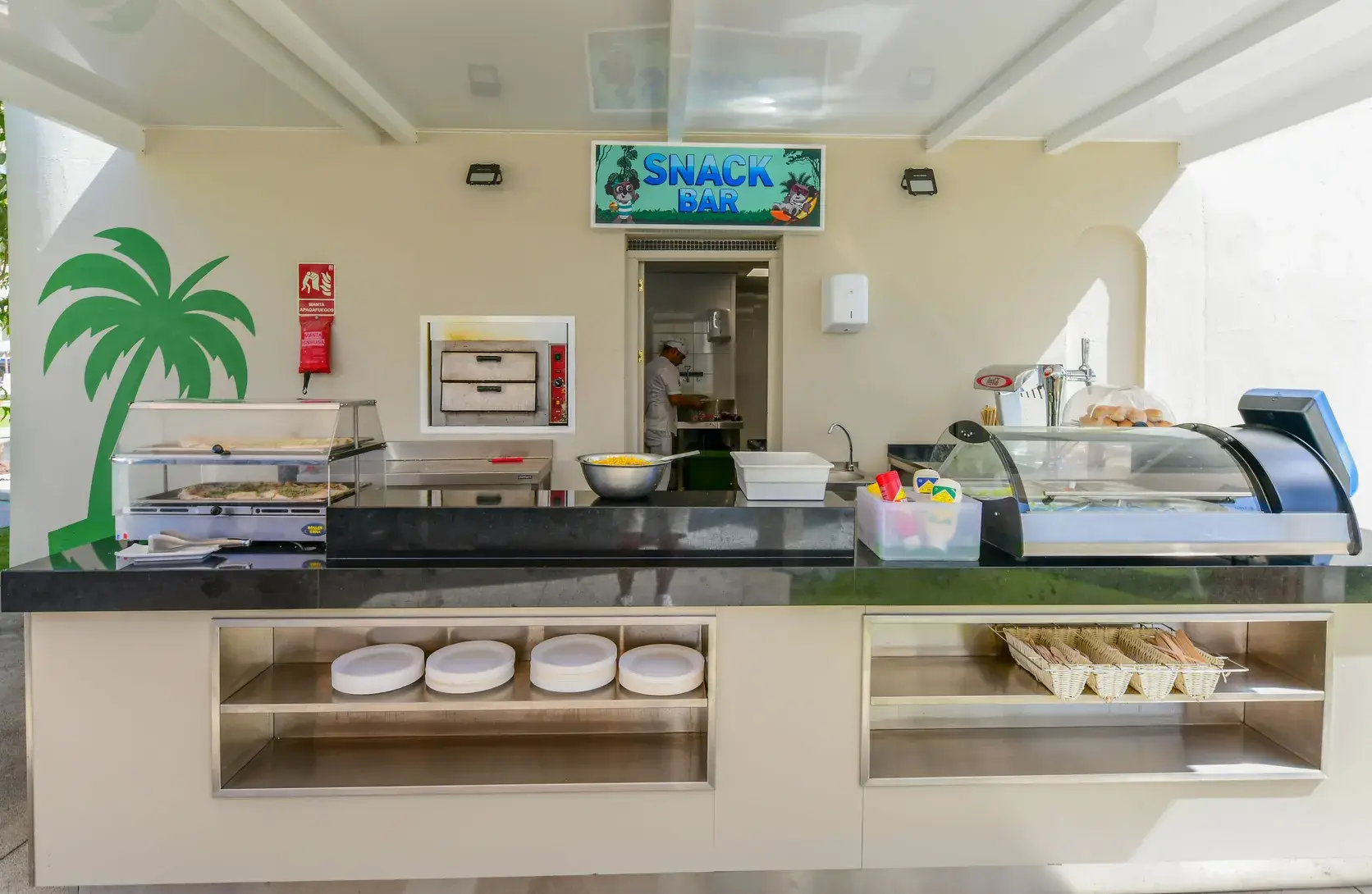 Snack Bar 1