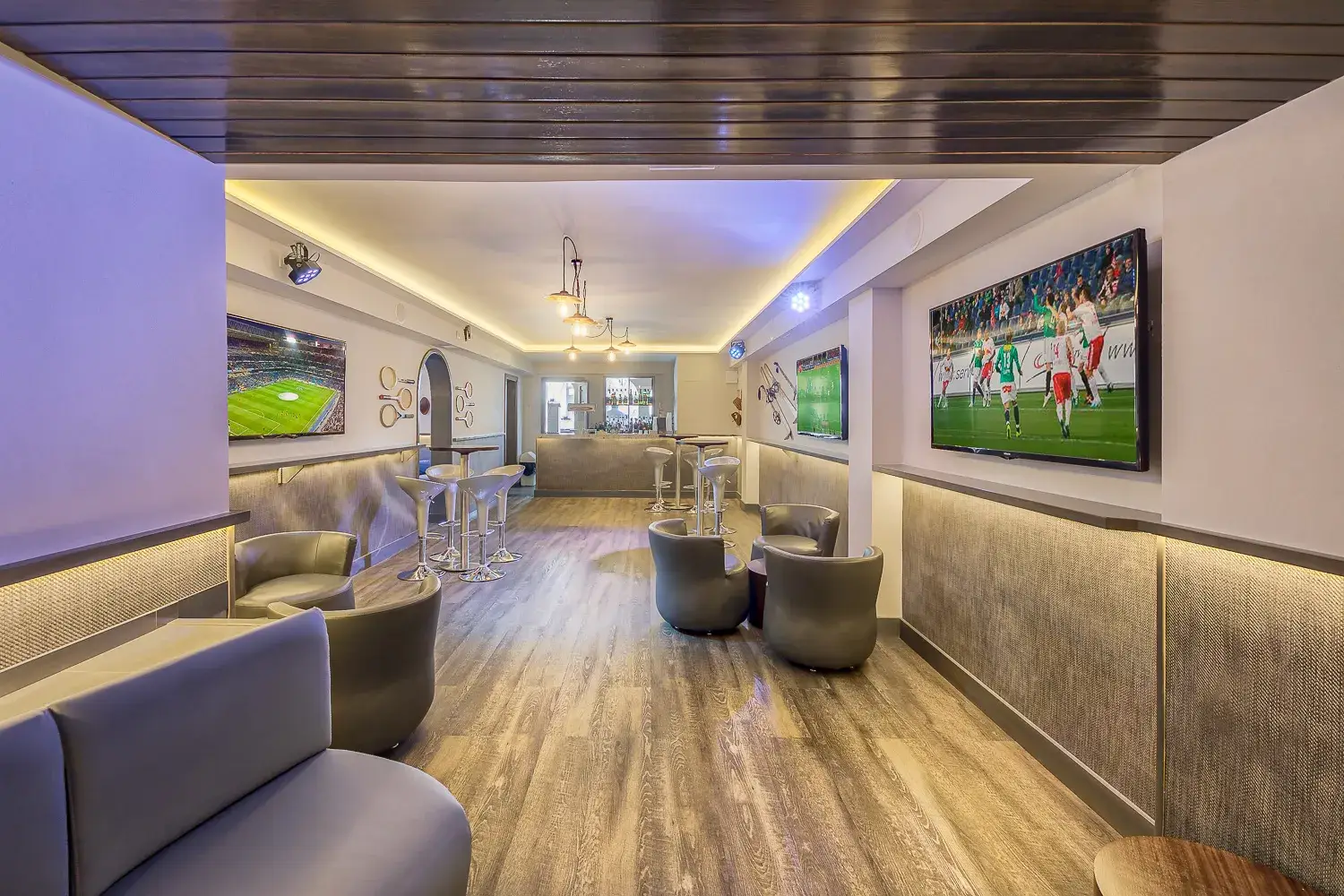 Sport Bar 1